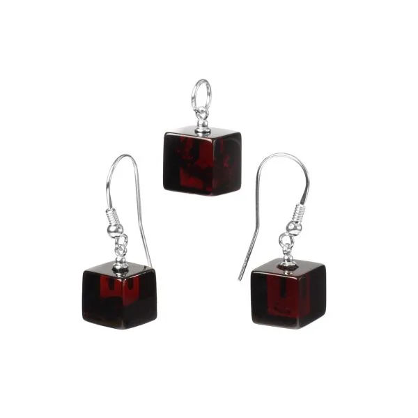 Kubo formos gintarinis rinkinys.