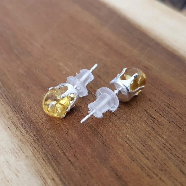 Gintariniai auskarai vinelės