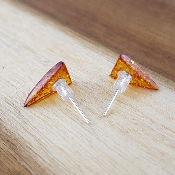 Trikampiai Gintaro Auskarai