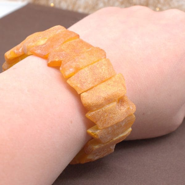 Nepoliruota klasikinė apyrankė 