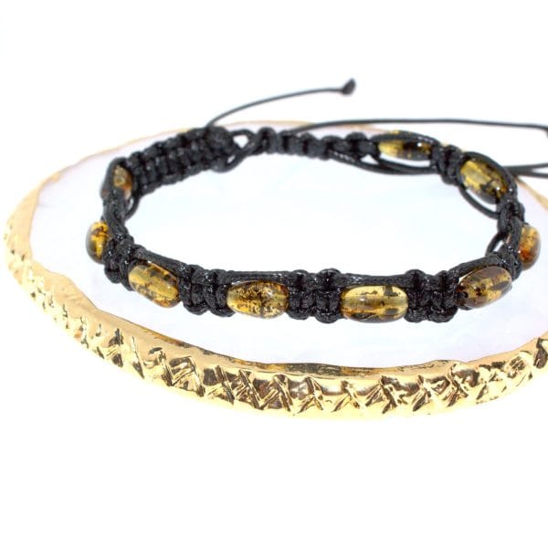 Juoda apyrankė su įpintais gintarėliais “Sėkmės ratas”