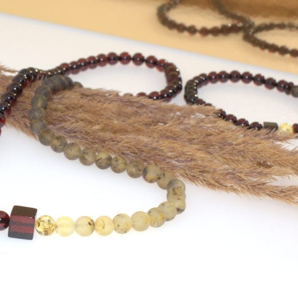 Vėrinys, apyrankė ir auskarai 