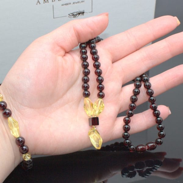 Vėrinys ir apyrankė 