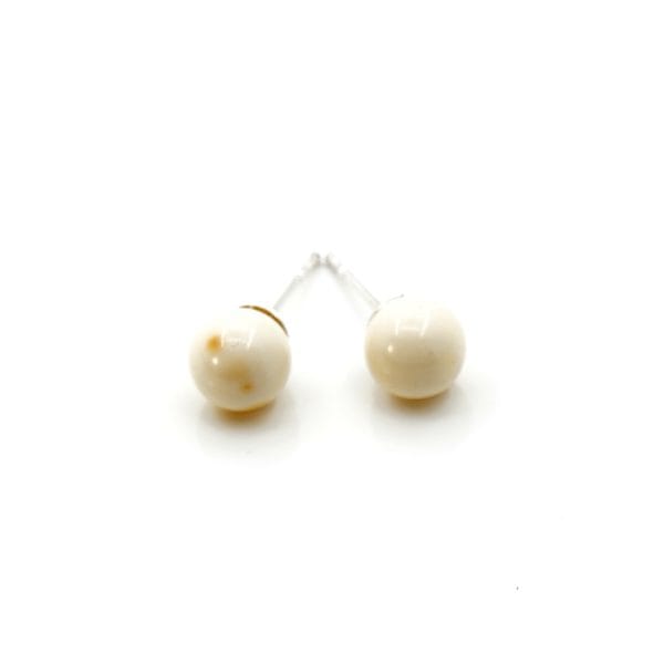 Balto perveriamo pakabuko ir auskarų komplektas 