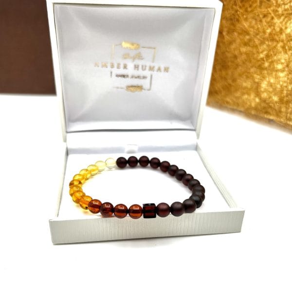 Vėrinys ir apyrankė 