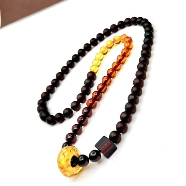 Vėrinys ir apyrankė 