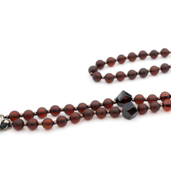 Tamsus akinių laikiklis 