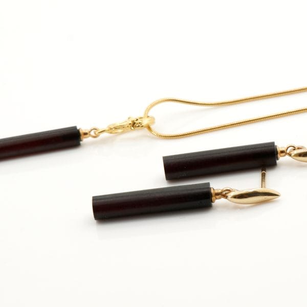 Pakabuko ir auskarų komplektas 